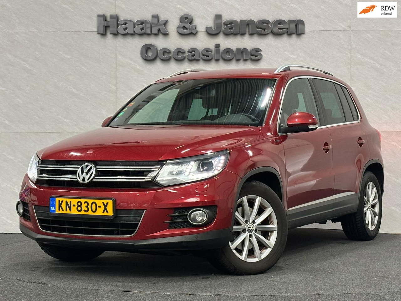 Volkswagen Tiguan - 1.4 TSI R-Line Edition DSG Navi Pdc Cruise - AutoWereld.nl