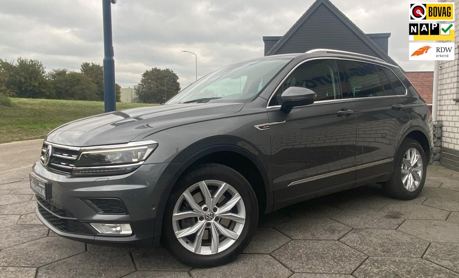 Volkswagen Tiguan - 2.0 TSI 4Motion Highline/ Elec.trekhaak/ Cam/ CC/ Premium Sound - AutoWereld.nl