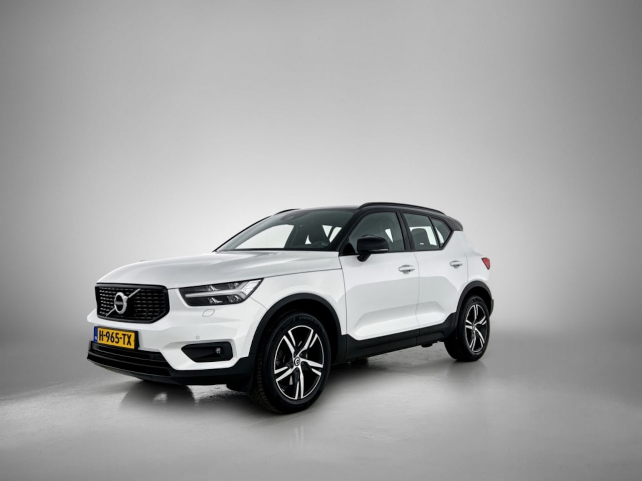 Volvo XC40 - 2.0 T5 AWD R-Design Intro Edition 2.0 T5 AWD R-Design Intro Edition - AutoWereld.nl