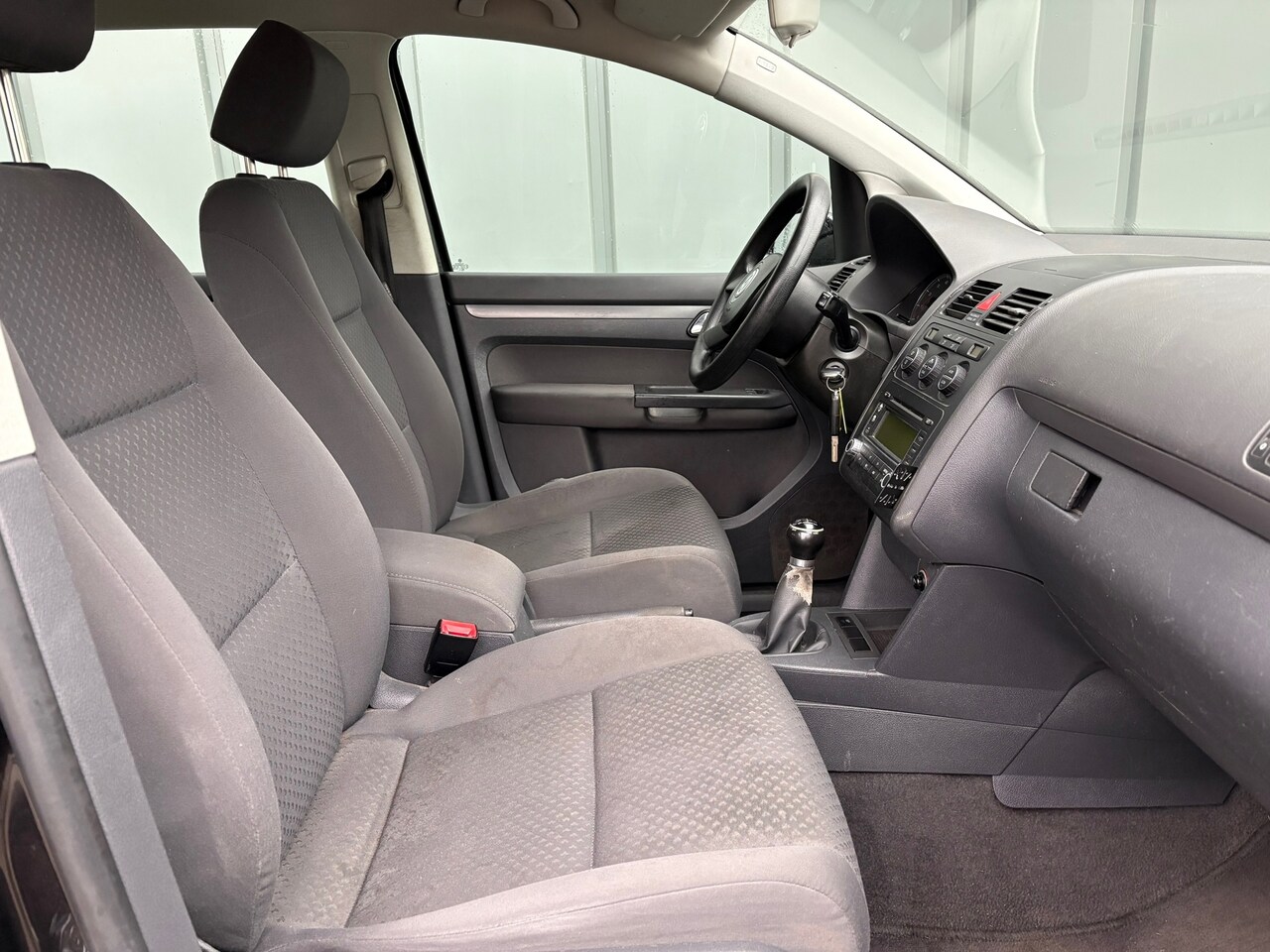 Volkswagen Touran - 1.6-16V FSI Business NAP//AIRCO//CRUISE//TREKHAAK//ELEC.RAMEN