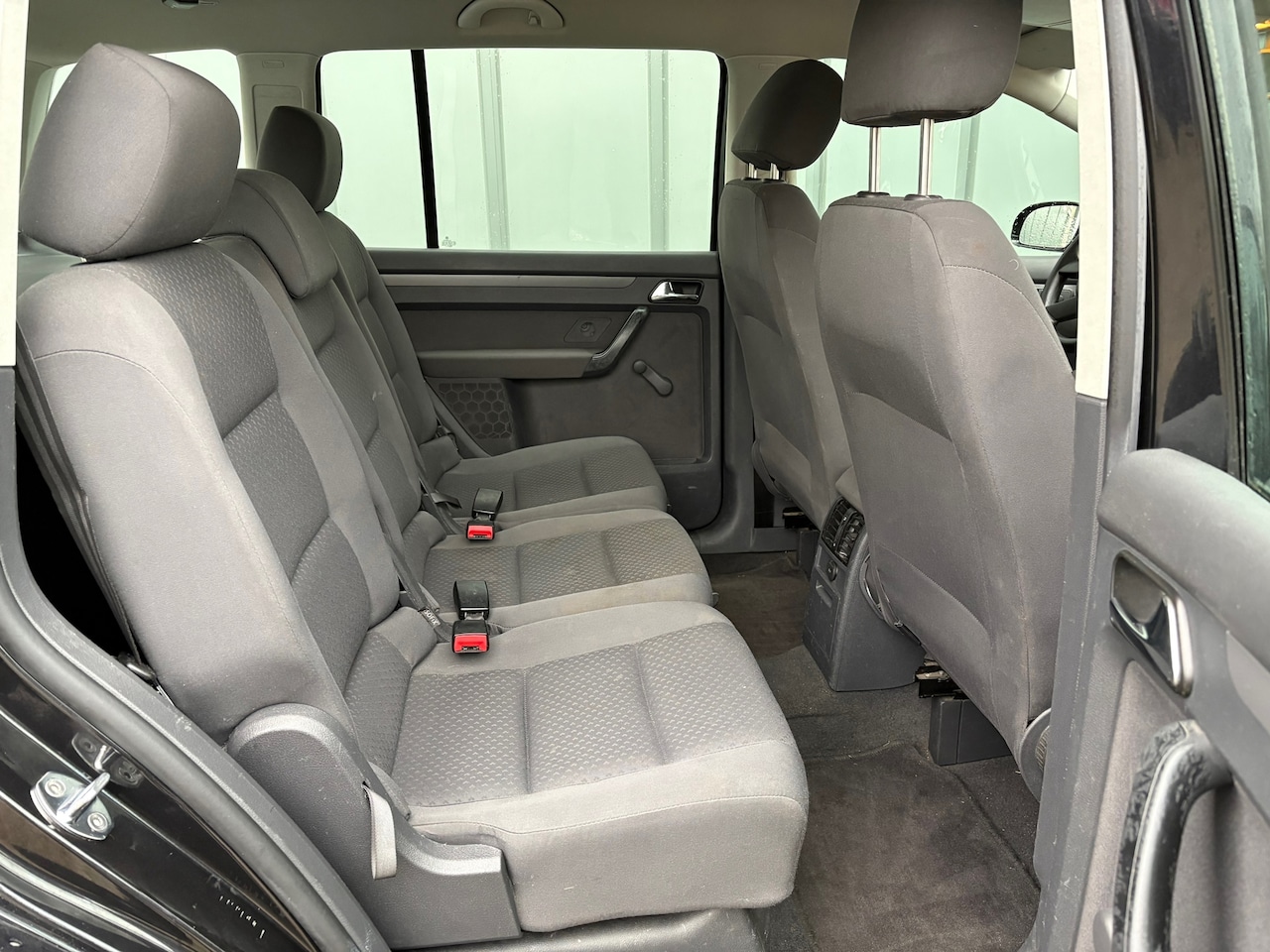 Volkswagen Touran - 1.6-16V FSI Business NAP//AIRCO//CRUISE//TREKHAAK//ELEC.RAMEN