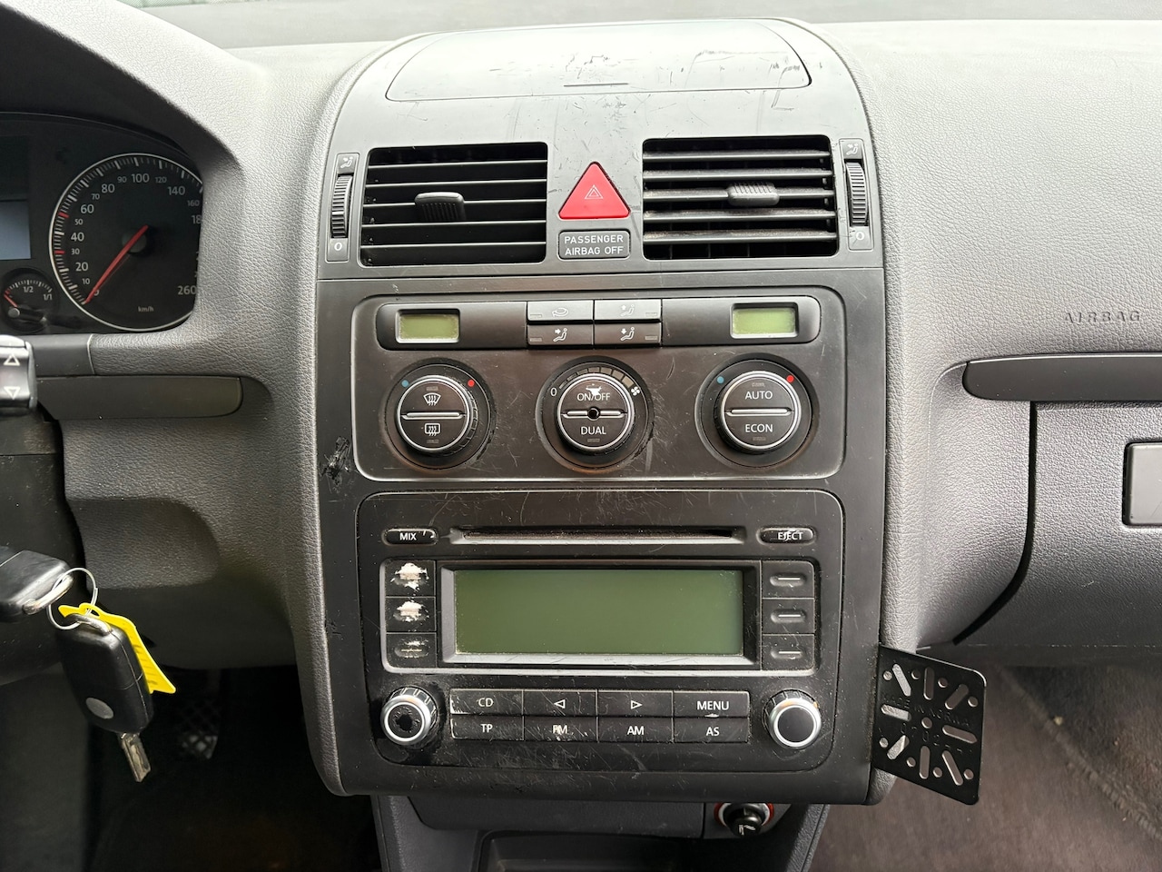 Volkswagen Touran - 1.6-16V FSI Business NAP//AIRCO//CRUISE//TREKHAAK//ELEC.RAMEN