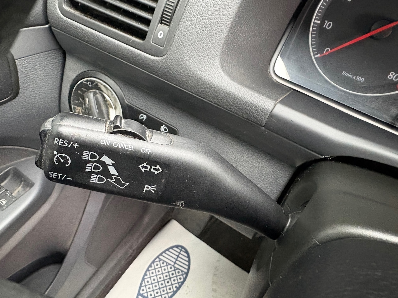 Volkswagen Touran - 1.6-16V FSI Business NAP//AIRCO//CRUISE//TREKHAAK//ELEC.RAMEN