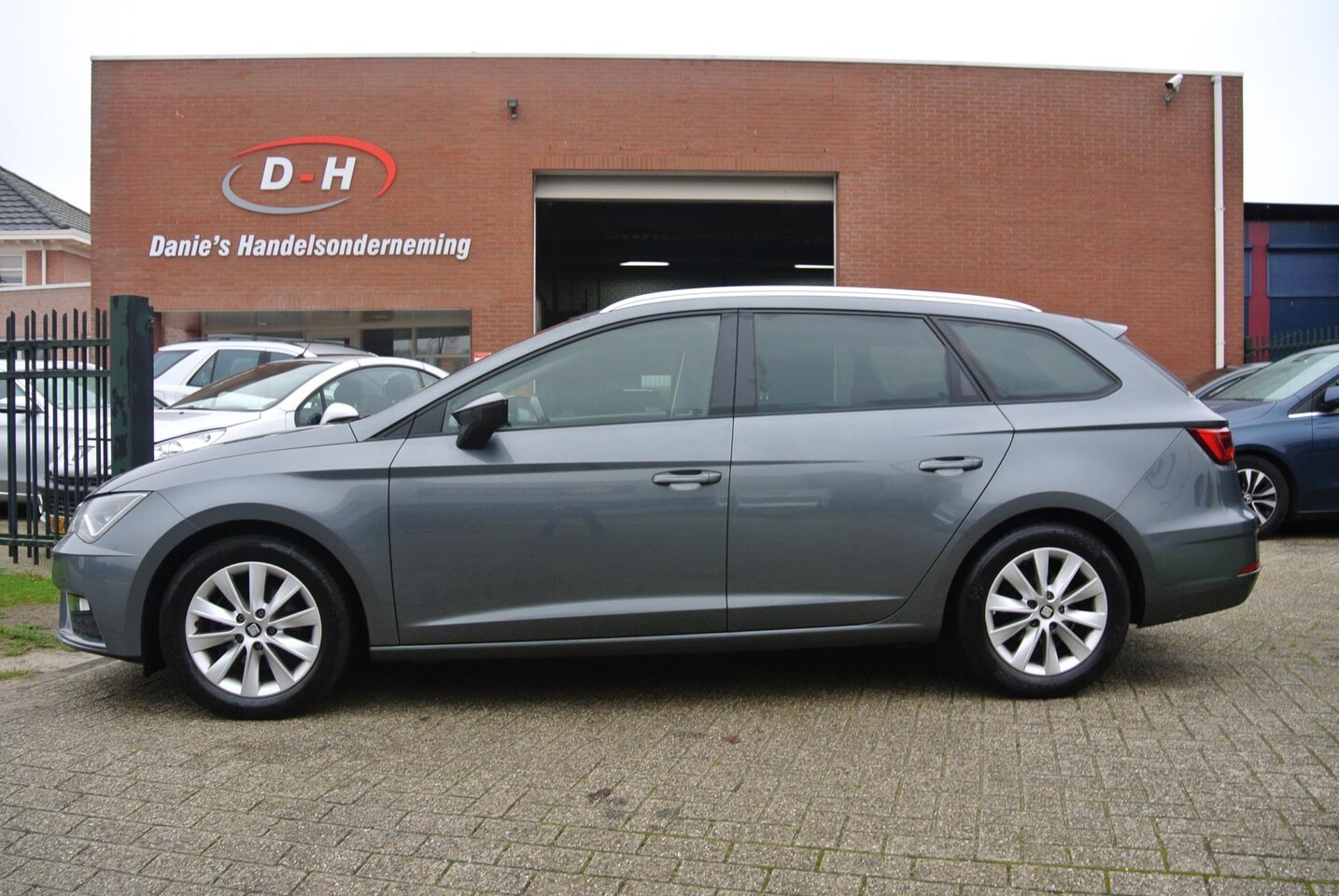 SEAT Leon ST - 1.0 EcoTSI Style Business Intense airco inruil mogelijk nap - AutoWereld.nl