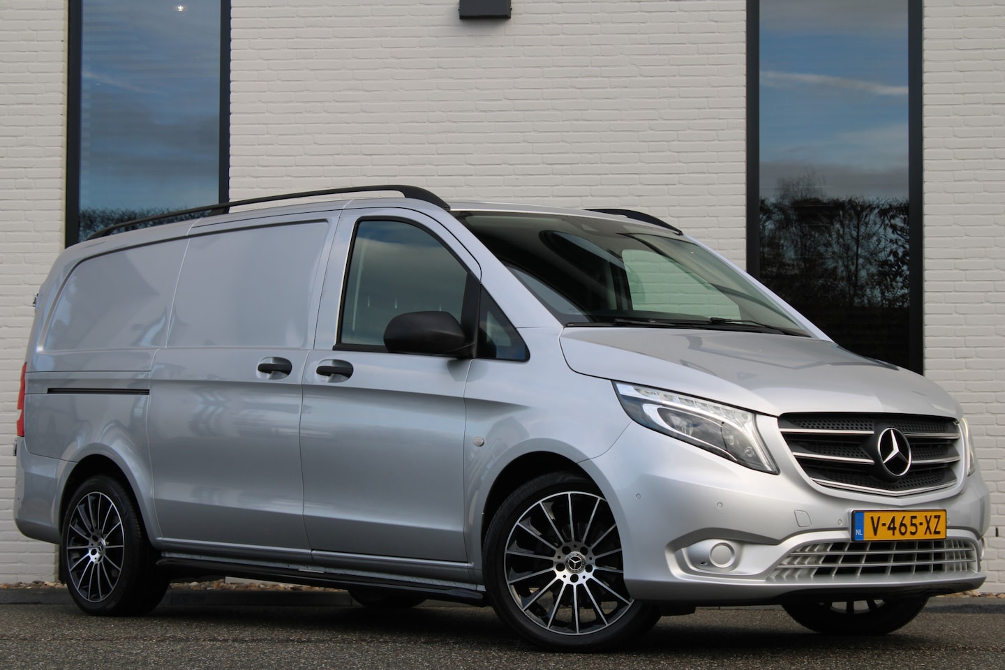Mercedes-Benz Vito - 114 CDI Aut / Lang / Camera / Achterdeuren / Led-Xenon / Nette Staat - AutoWereld.nl