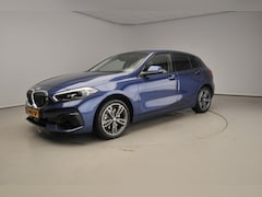 BMW 1-serie - 5-Deurs 116i | LED | Navigatie | Sportstoelen | Stoelverwarming | Cruise controle | DAB |
