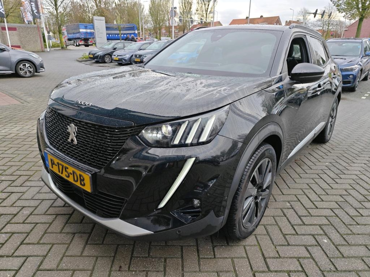 Peugeot e-2008 - EV GT Pack 50 kWh 3 Fase | Alcantara | Stoelverwarming | Navigatie | Full-LED | Achteruitr - AutoWereld.nl