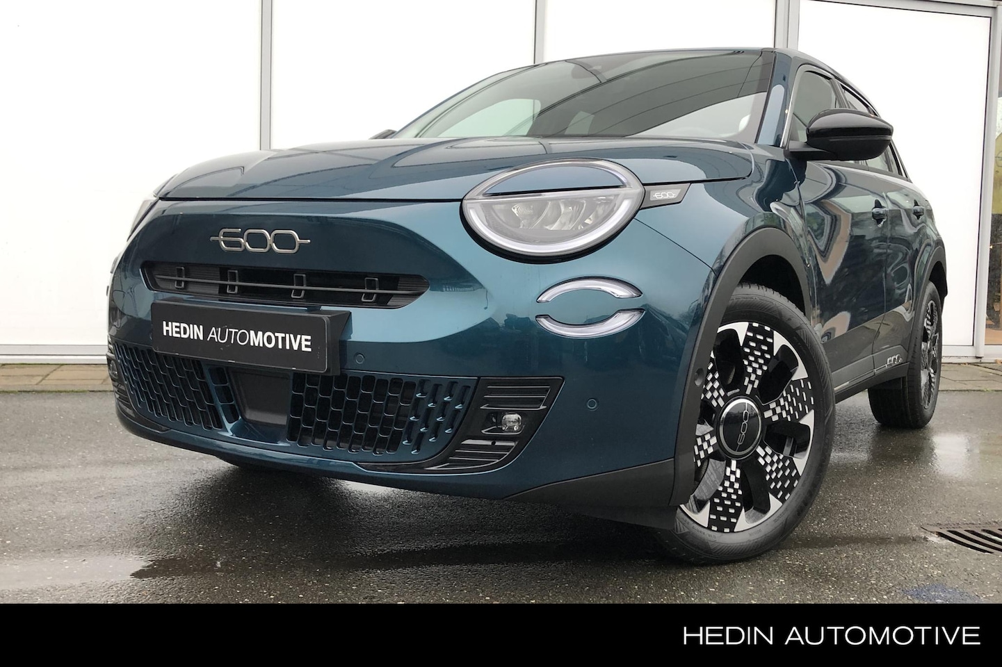 Fiat 600e - La Prima 54 kWh Automaat | Navigatie | Achteruitrijcamera | Ekectr. verstelbare stoel | - AutoWereld.nl