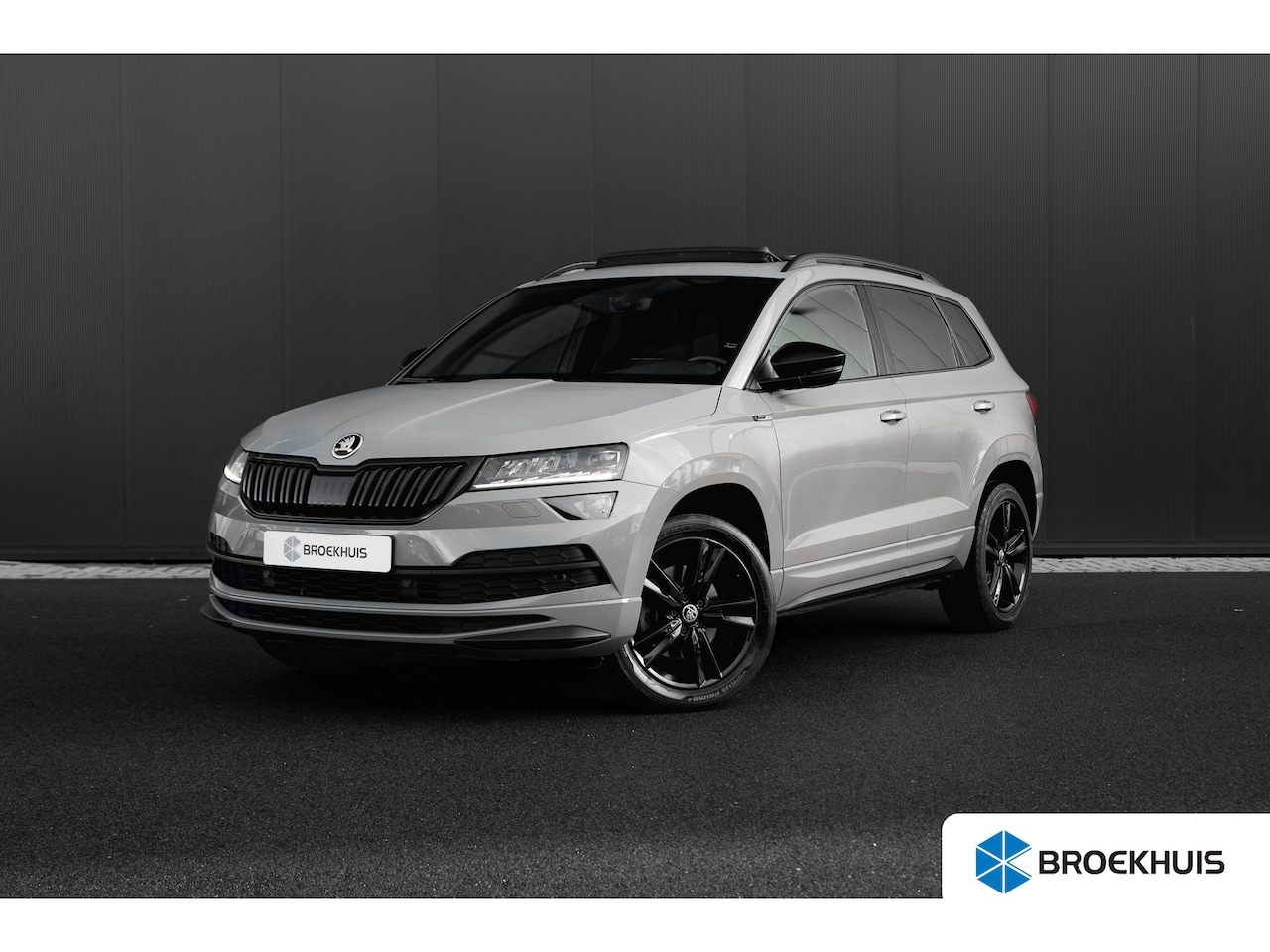 Skoda Karoq - 1.5 TSI ACT Sportline Business | Panoramadak | Camera | Stoel- Stuurverwarming | Carplay | - AutoWereld.nl