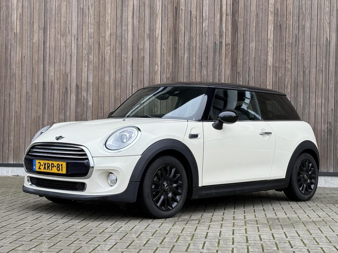 MINI Cooper - Mini 1.5 First born Edition NL-AUTO|DEALERONDEROUDEN - AutoWereld.nl