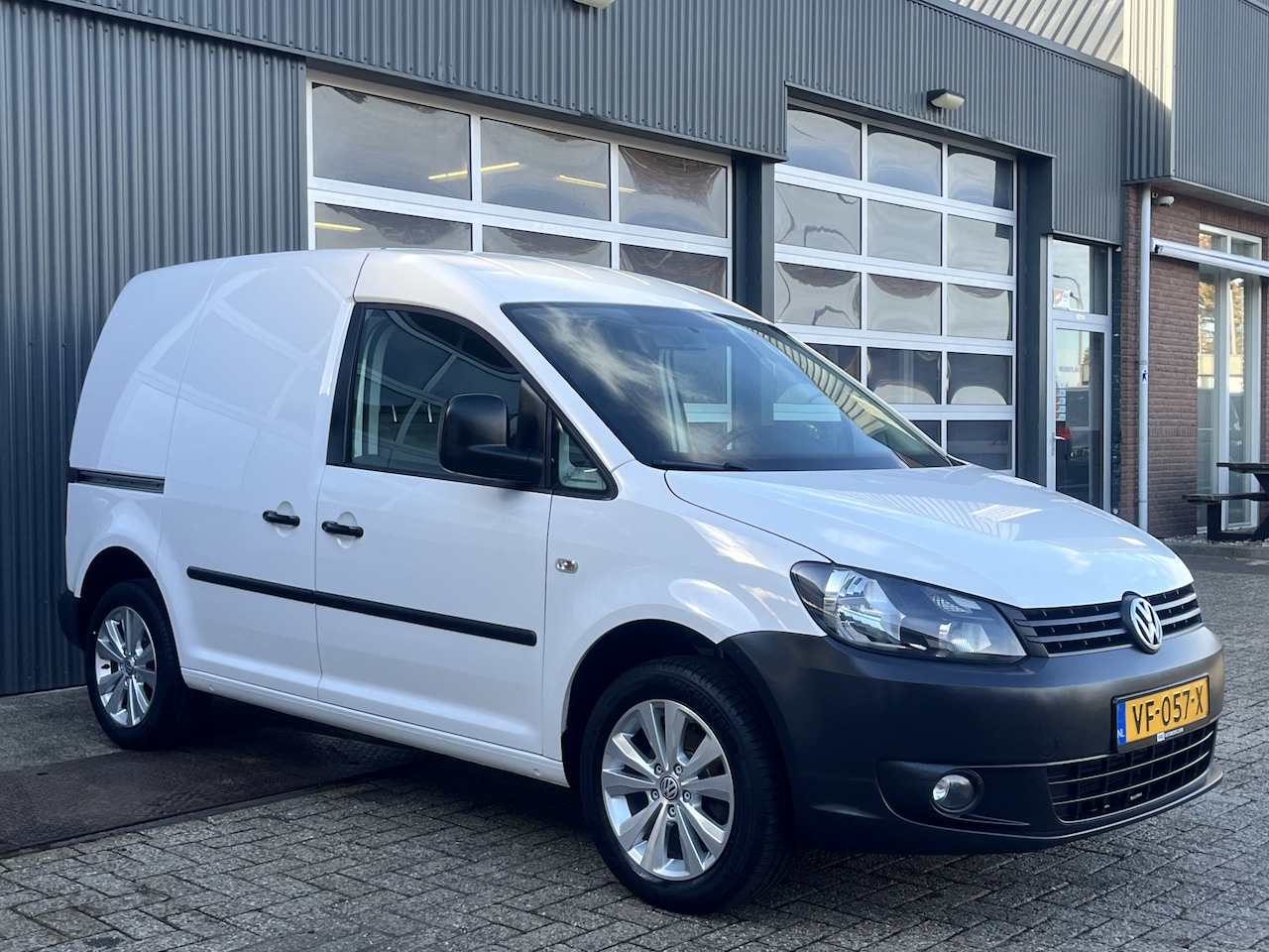 Volkswagen Caddy - 1.6 TDI Airco Trekhaak 1400kg trekgewicht Schuifdeur Telefoonverbinding Navigatiesysteem E - AutoWereld.nl