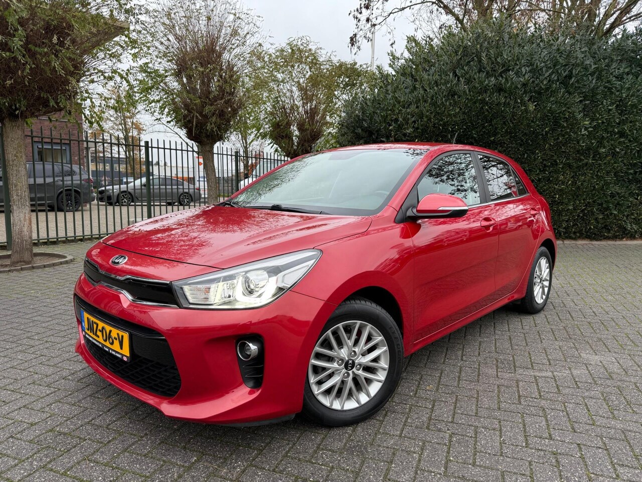 Kia Rio - 1.2 (4 cil.), Apple CarPlay, Clima, Cruise Control, Navigatie, Achteruitrijcamera, Parkeer - AutoWereld.nl