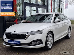 Skoda Octavia Combi - 1.4 TSI iV PHEV AUTOMAAT | SOH 97% | 1.500kg Trekgewicht | Apple Carplay | Climate Control