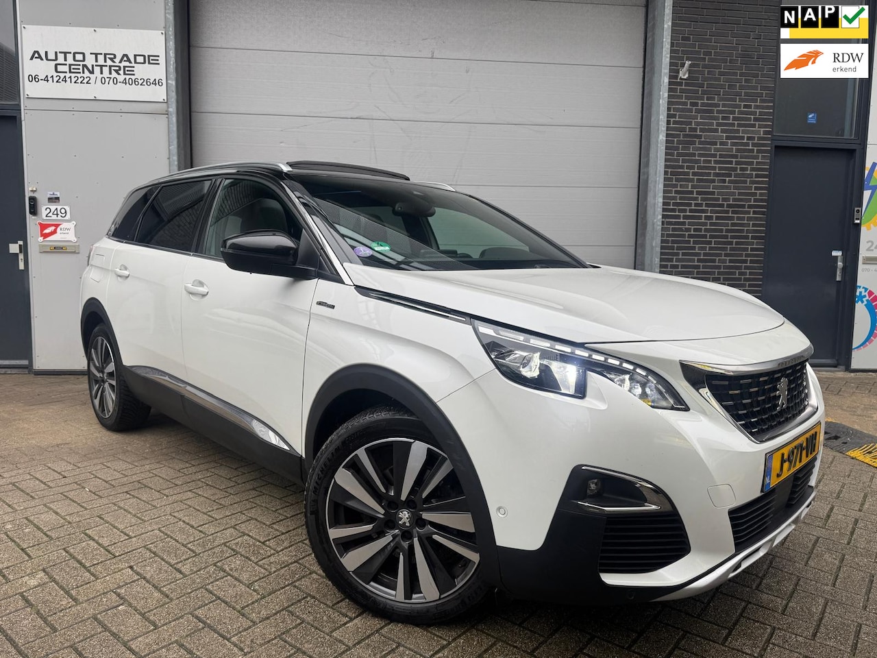 Peugeot 5008 - 1.2 PureTech GT-Line 7p. [Pano|Achteruitrijcamera|Keyless|Carplay|Trekhaak|Dealer OH] - AutoWereld.nl