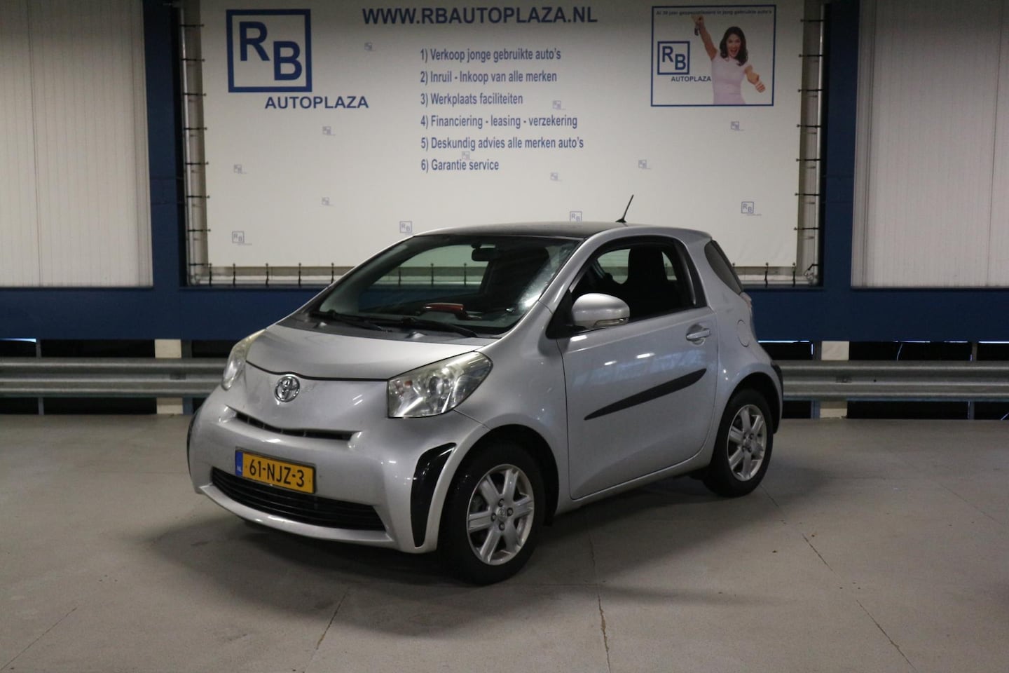 Toyota iQ - 1.0 VVTi Comfort + DEALER ODH + APK 10 2026 - AutoWereld.nl