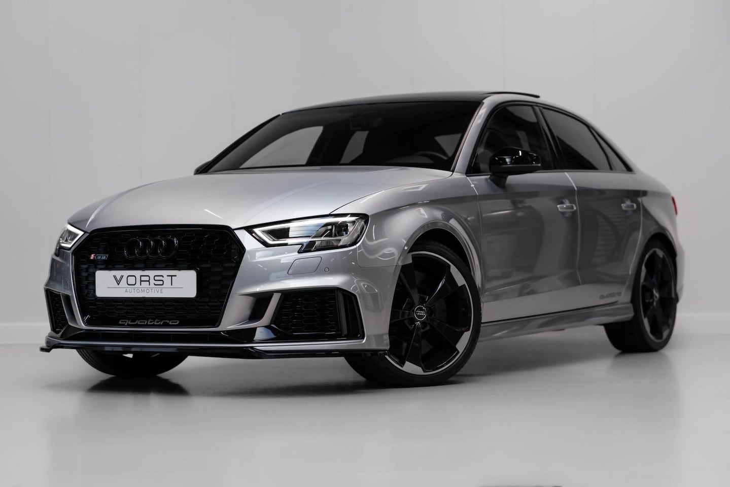 Audi RS3 - 2.5 TFSI quattro B&O Keyless Pano Schaalstoel ACC - AutoWereld.nl