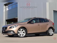Volvo V40 Cross Country - 1.6 T4 180 PK / Trekhaak / Cruise / 1e eigenaar
