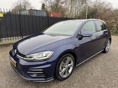 Volkswagen Golf - 1.5 TSI DSG Highline Business R Carplay/Cam/ACC