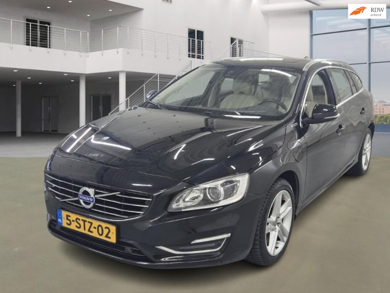 Volvo V60 - 2.4 D6 AWD Plug-In Hybrid Summum 2.4 D6 AWD Plug-In Hybrid Summum - AutoWereld.nl