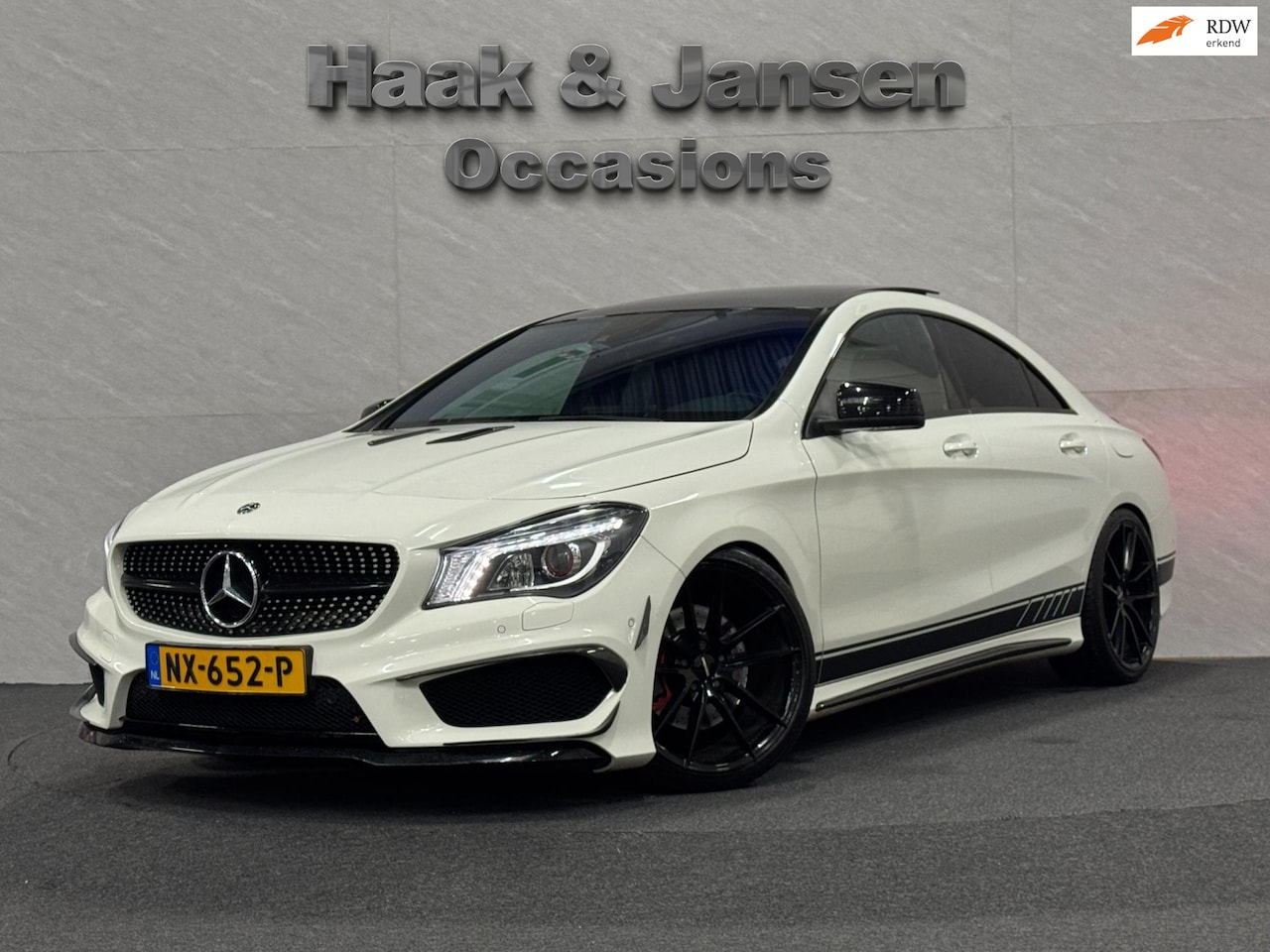 Mercedes-Benz CLA-Klasse - 250 Edition 1 Panoramadak Harman Kardon - AutoWereld.nl