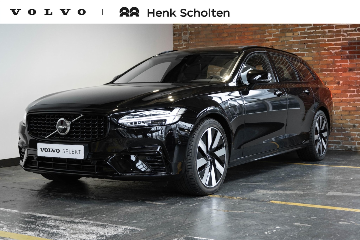 Volvo V90 - T6 Plug-in hybrid AWD Ultra Dark | Head-up display | Panoramadak | Harman Kardon premium a - AutoWereld.nl