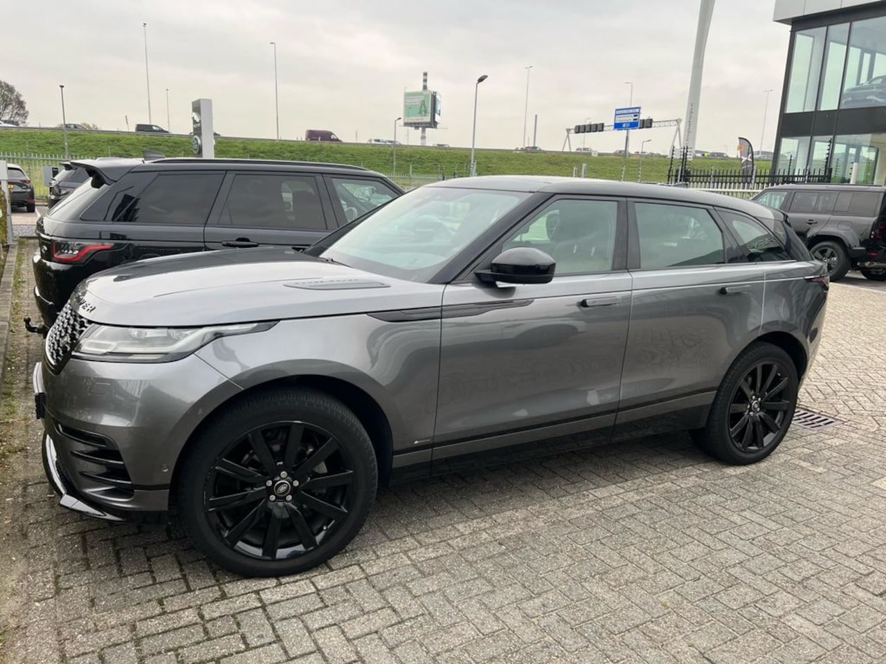 Land Rover Range Rover Velar - 2.0 I4 Turbo AWD HSE | Achterbank in delen neerklapbaar | Achteruitrijcamera | Audio insta - AutoWereld.nl