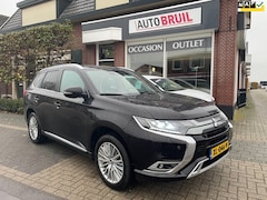 Mitsubishi Outlander - 2.4 PHEV Instyle NL-auto| Leder|Schuifd.|Trekh.|Stoelverw.|etc