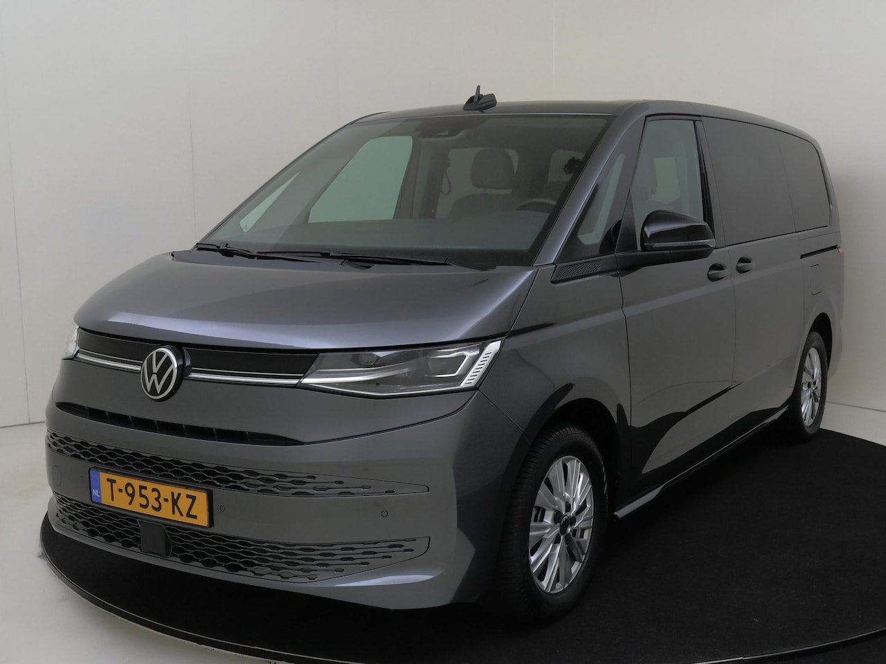 Volkswagen Multivan - 1.4 eHybrid L2H1 Life 6 versnellingen DSG | Cruise Control | Extra getint glas | 17 '' lic - AutoWereld.nl