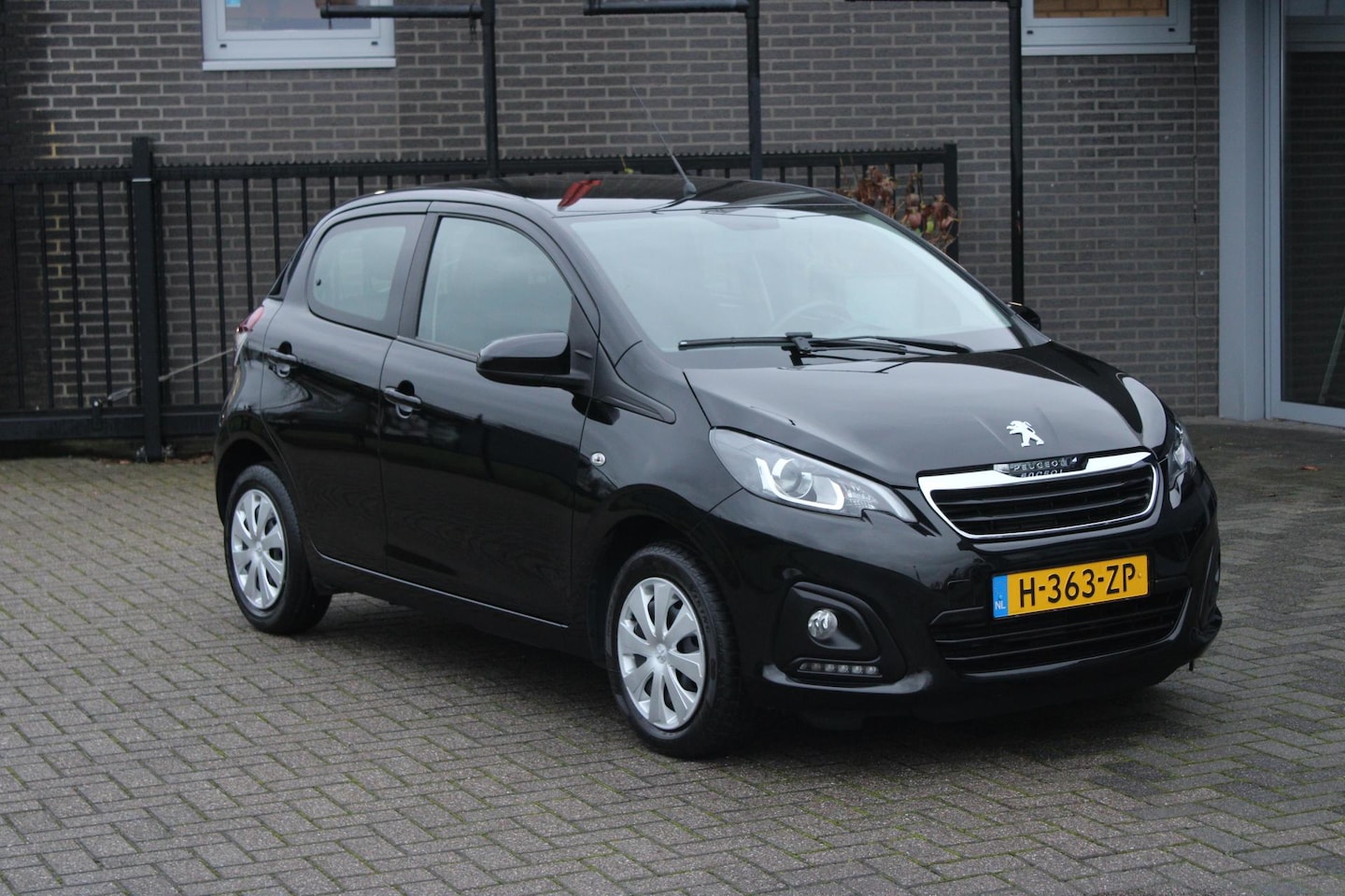 Peugeot 108 - 1.0 e-VTi Active Camera/Apple Andriod/Airco/N.A.P. - AutoWereld.nl