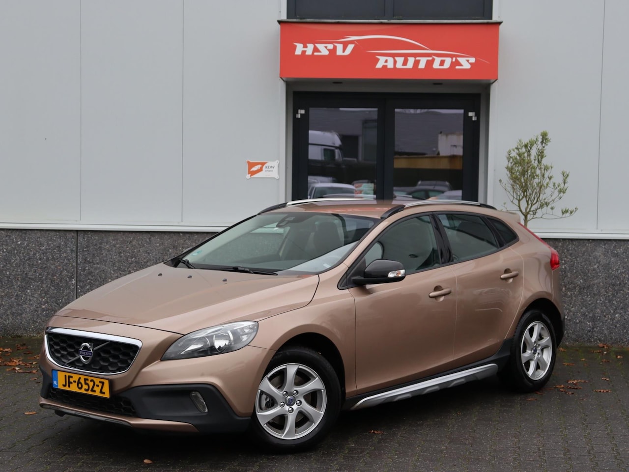 Volvo V40 Cross Country - 1.6 T4 Kinetic airco LM trekhaak - AutoWereld.nl
