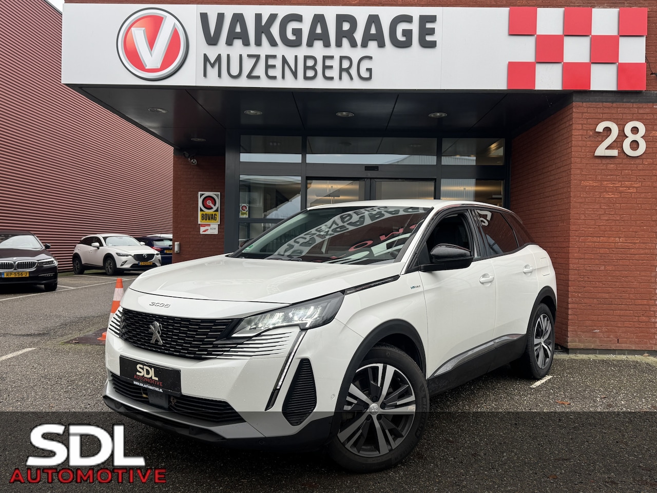 Peugeot 3008 - 1.6 HYbrid 225 Allure // NAVI // CAMERA // CLIMA // CRUISE // STOELVERWARMING // APPLE CAR - AutoWereld.nl