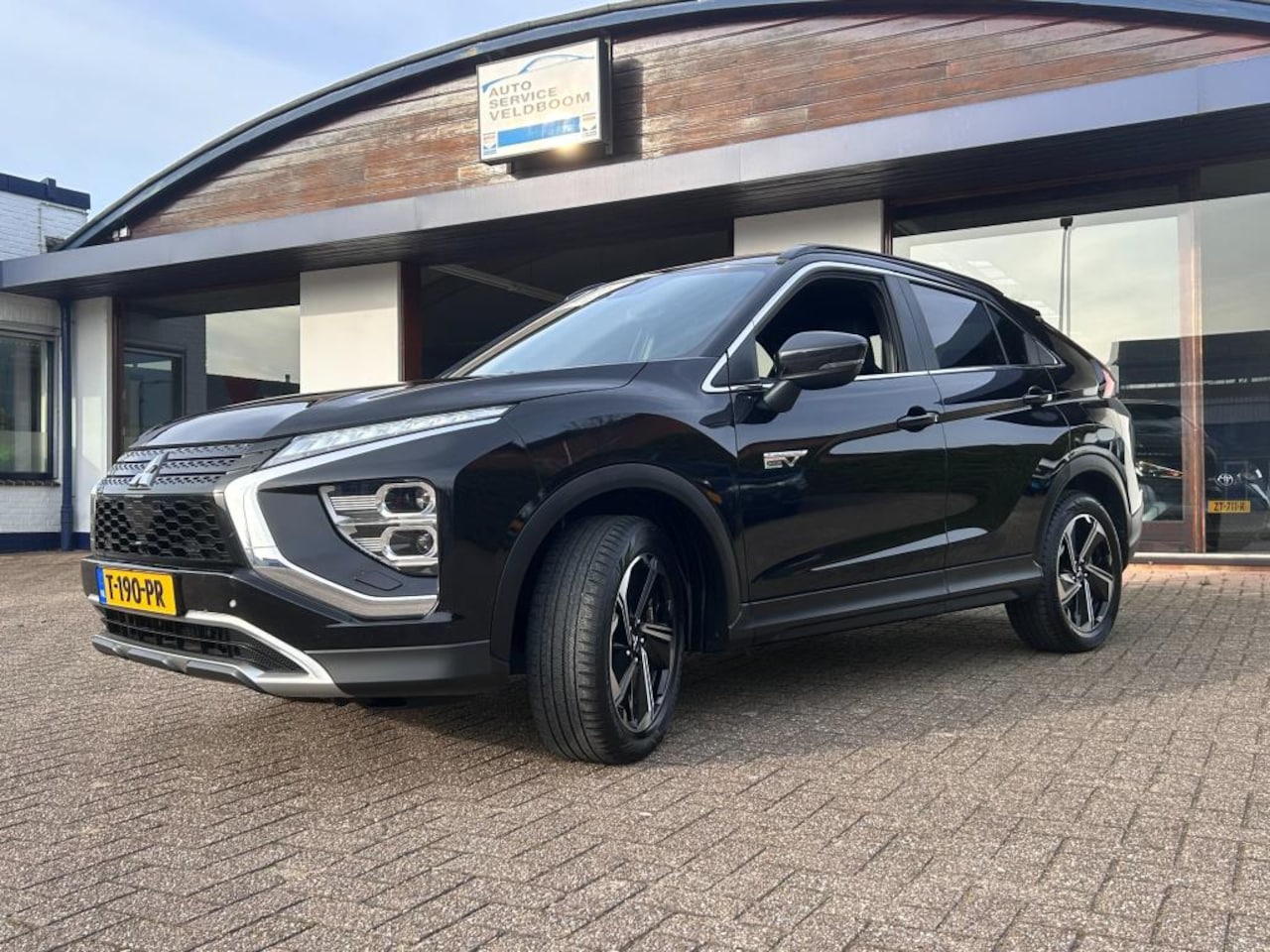 Mitsubishi Eclipse Cross - 2.4 PHEV Intense+|trekhaak - AutoWereld.nl