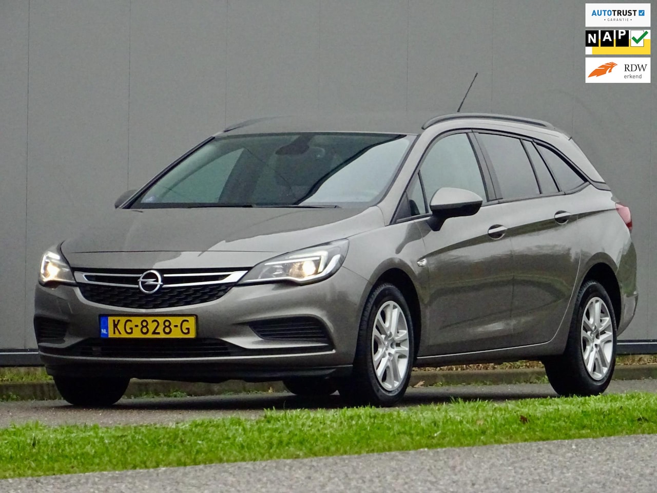 Opel Astra Sports Tourer - 1.0 Business+ // Origineel-NL / Carplay / Navi / - AutoWereld.nl