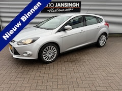 Ford Focus - 1.0 EcoBoost Titanium | Clima | PDC | Verwarmde Voorruit | Bluetooth | LM Velgen | Navigat