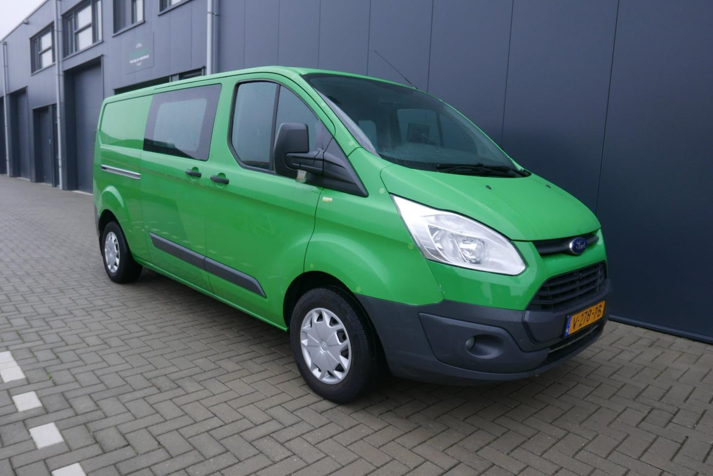 Ford Transit Custom - 290 2.0 TDCI L2H1 Trend AIRCO,NAVI,DUBBELE CABINE. - AutoWereld.nl