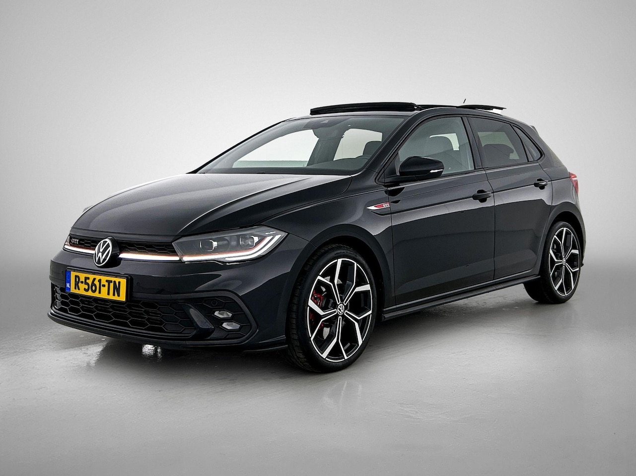 Volkswagen Polo - 2.0 TSI GTI | 207 PK | Automaat | Keyless | Stoelverwarming | Panorama Dak | LED | Beats-G - AutoWereld.nl