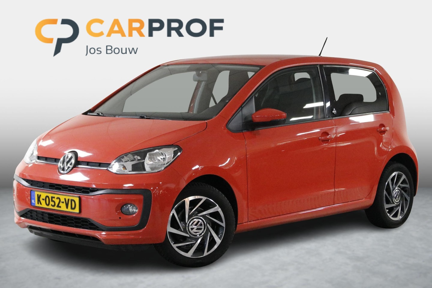 Volkswagen Up! - 1.0 BMT high up! Airco | Stoelverwarming | ALL-Season banden | Lichtmetaal | Leuke auto! - AutoWereld.nl