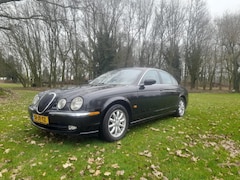 Jaguar S-type - 2.5 V6 Executive