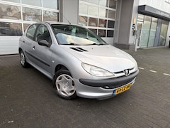 Peugeot 206 - 1.4 XR / APK APRIL
