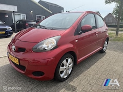Toyota Aygo - 1.0-12V Aspiration Red 5D | Airco | Leder | 2010 | APK