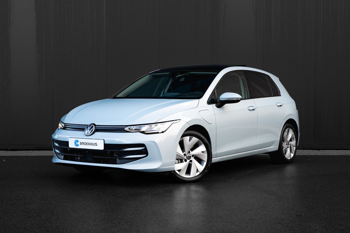 Volkswagen Golf - 1.5 eHybrid Life Edition HUD | Panorama Dak | stoel/Stuurverwarming | 360 Camera | - AutoWereld.nl