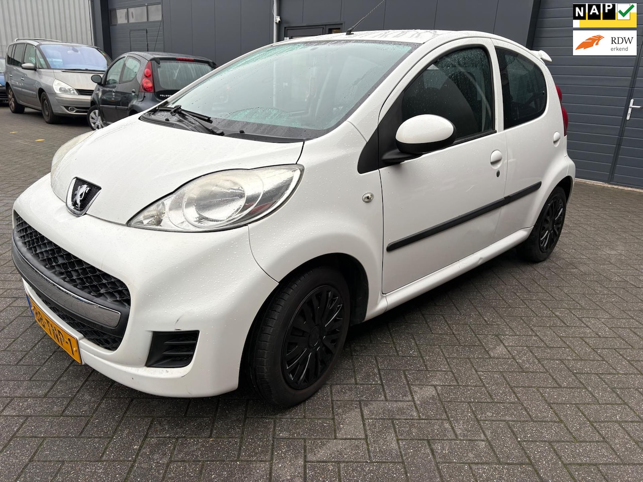 Peugeot 107 - 1.0-12V XS Hele leuke!! Spoiler! - AutoWereld.nl