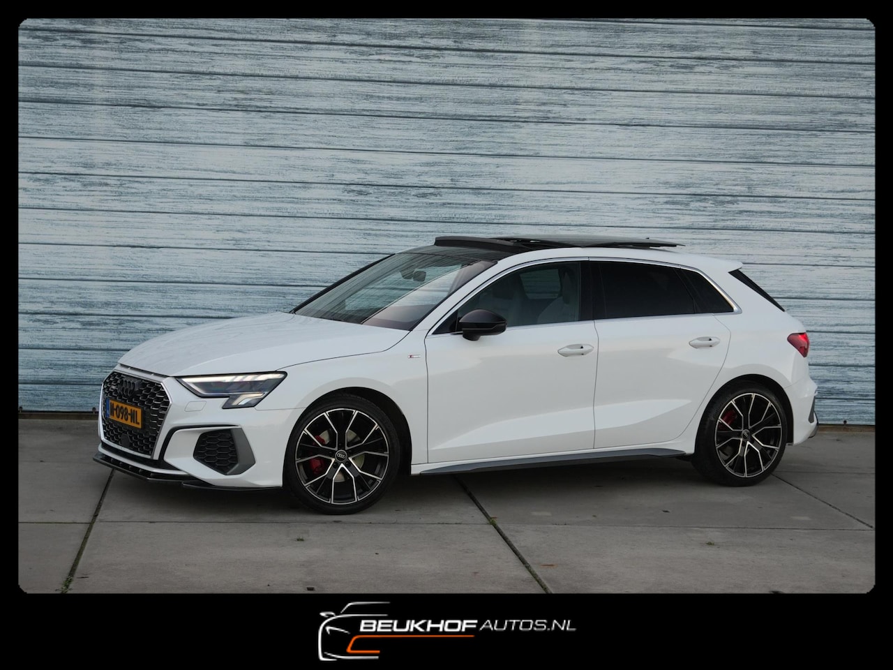 Audi A3 Sportback - 30 TFSI S-Line Maxton Navi Panorama Leer - AutoWereld.nl