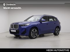 BMW iX1 - eDrive20 67 kWh M-Sport | 19" | Trekhaak | Panorama | Premium Pack | Voorbereiding Driving