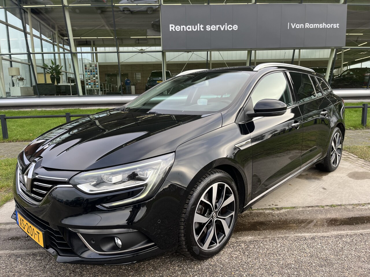 Renault Mégane Estate - 1.3 TCe 160PK Bose / 1e eigenaar / Automaat / Wegklapbare trekhaak / Head-up display / Cam - AutoWereld.nl