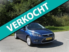 Ford Focus - 1.6 Titanium . Airco . Cruiscontrol . PDC . Navi . Trekhaak . enz enz