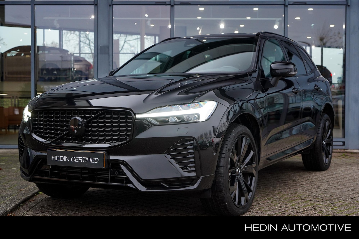 Volvo XC60 - 2.0 T8 Plug-in hybrid AWD Ultra Black Edition | Panorama Dak | Elek. Stoelen + Geheugen | - AutoWereld.nl