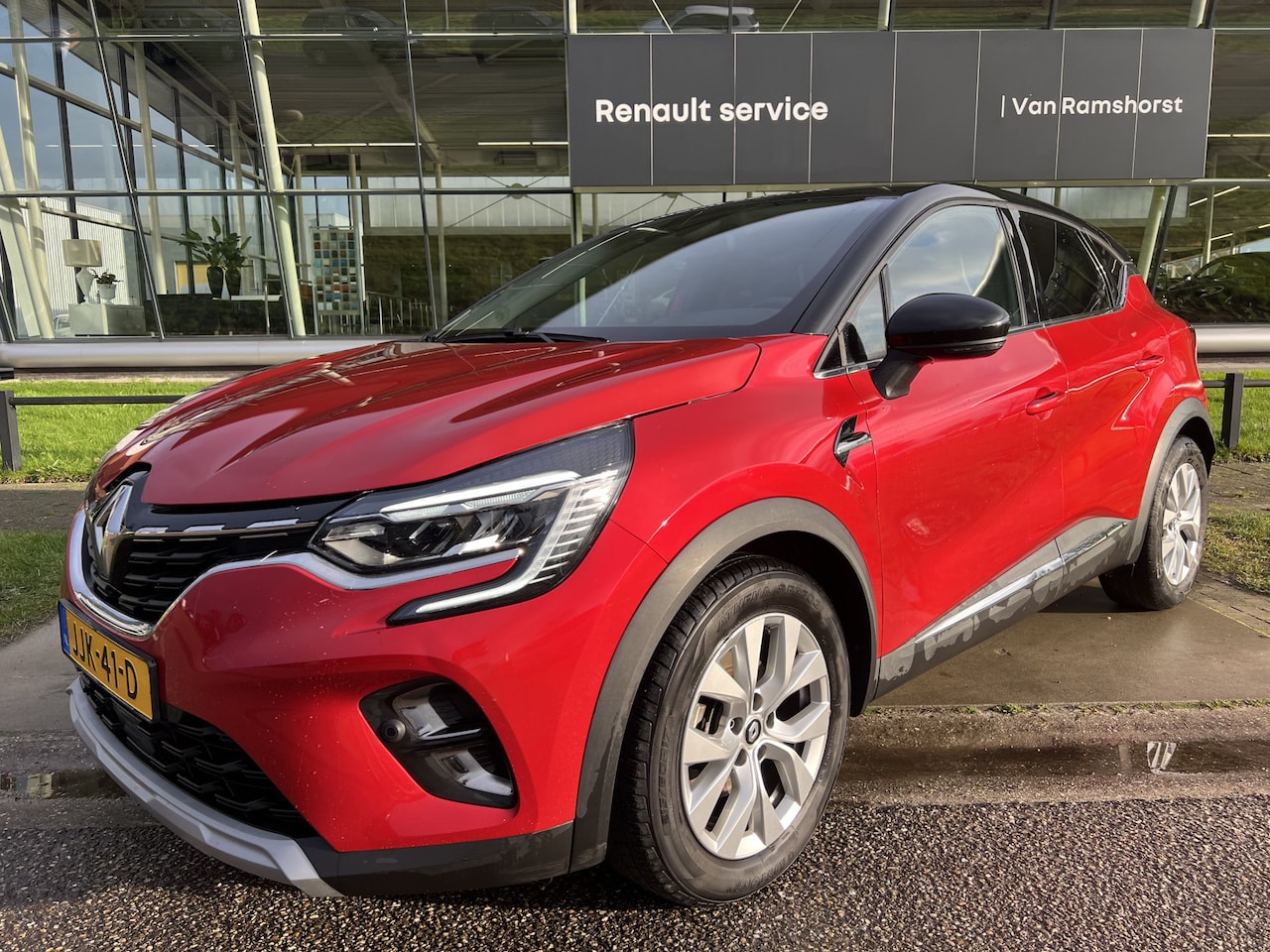 Renault Captur - 1.6 E-Tech Hybrid 145PK Intens / Keyless / Cruise / Camera / Climate / Parkeersensoren V+A - AutoWereld.nl