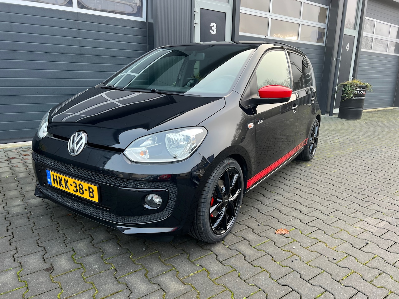 Volkswagen Up! - 1.0 CLUB - AutoWereld.nl