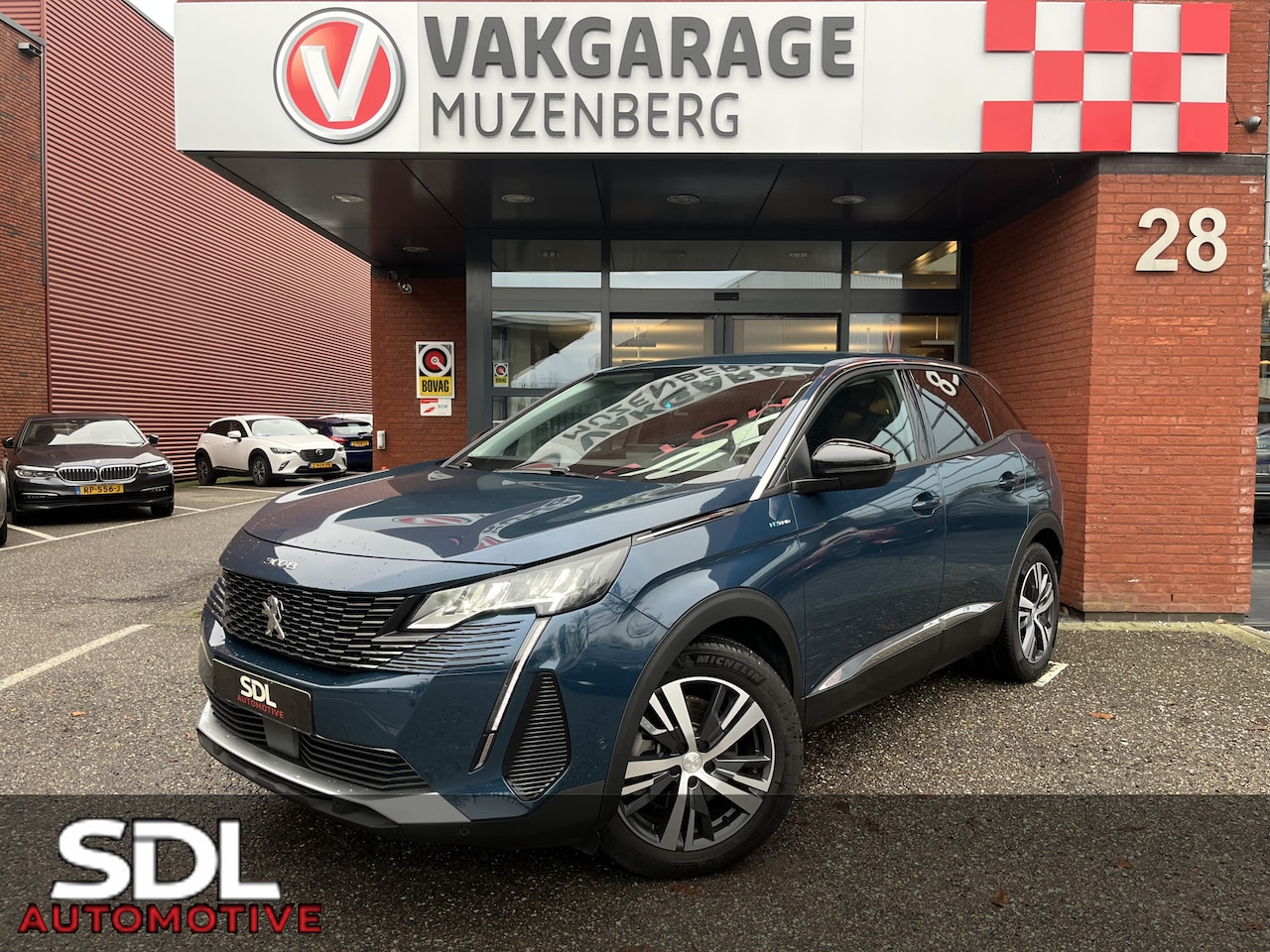 Peugeot 3008 - 1.6 HYbrid 225 Allure // DODEHOEK // HALF LEDER // CAMERA+SENSOREN // NAVI+CARPLAY // CRUI - AutoWereld.nl